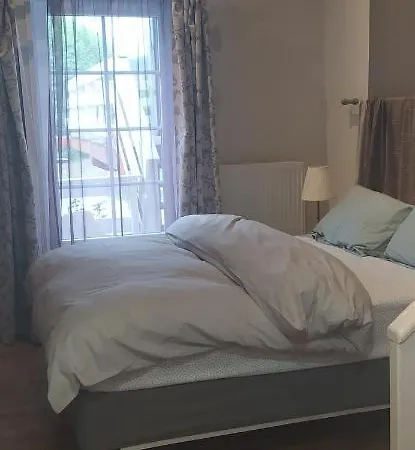 Logement Independant Attenant A Maison Dans Grand Jardin *