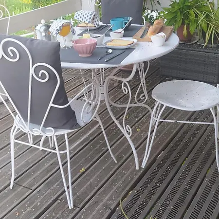 Bed & Breakfast Logement Independant Attenant A Maison Dans Grand Jardin